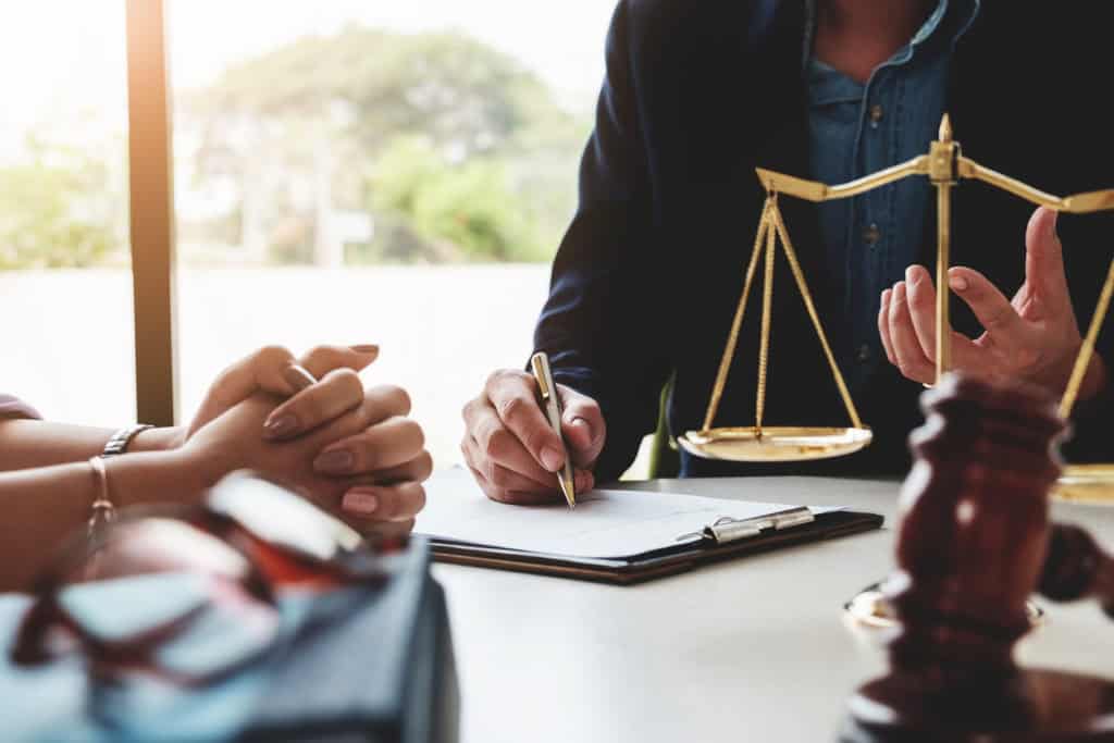 Court Applications vs. Mediation: A Less Stressful Path with EH Mediation Glossop